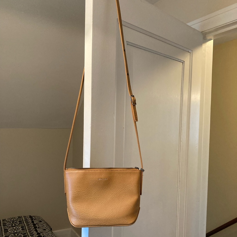 Mat & Nat vegan crossbody bag orange-y yellow! So cute